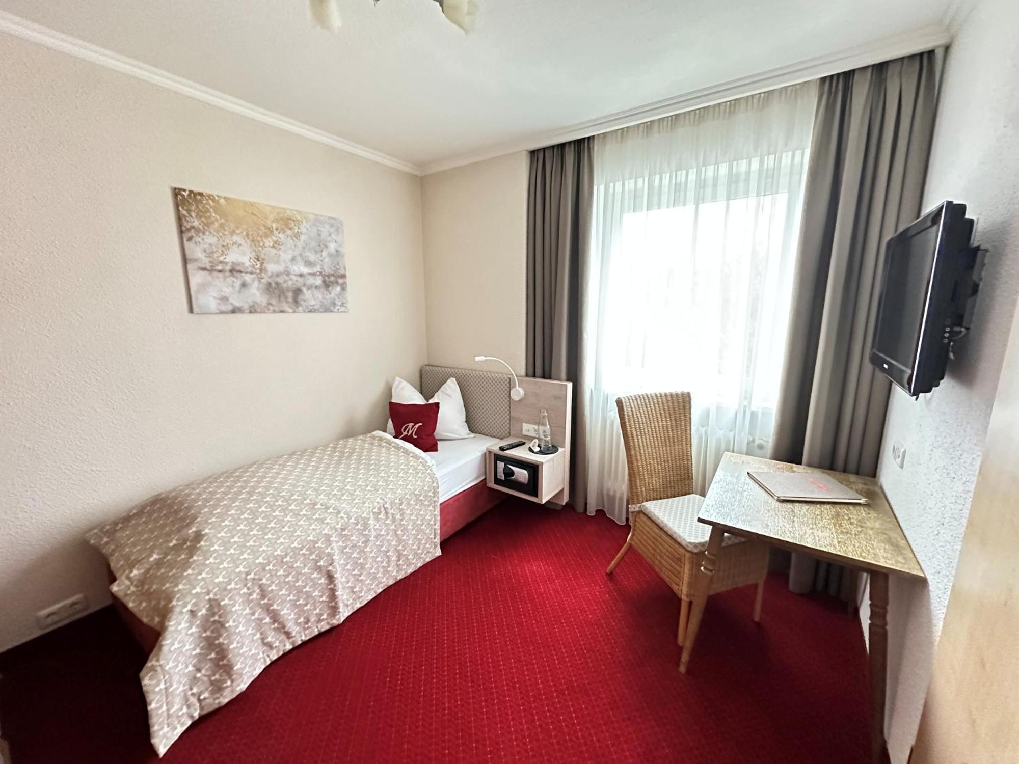 Hotel Mutz Garni Inning am Ammersee Buitenkant foto