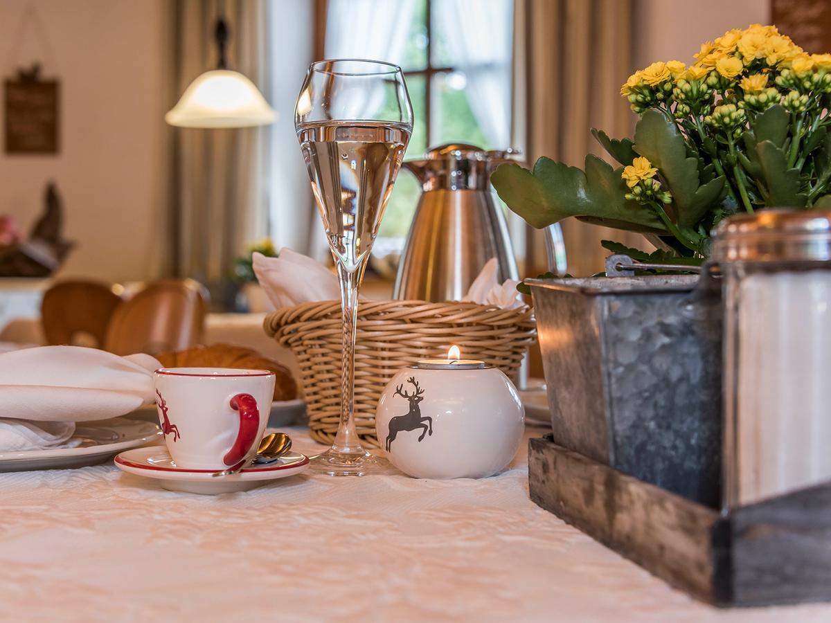 Hotel Mutz Garni Inning am Ammersee Buitenkant foto