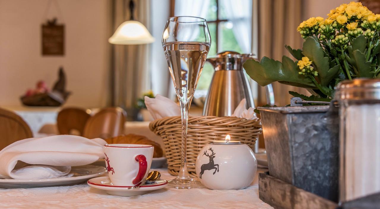 Hotel Mutz Garni Inning am Ammersee Buitenkant foto